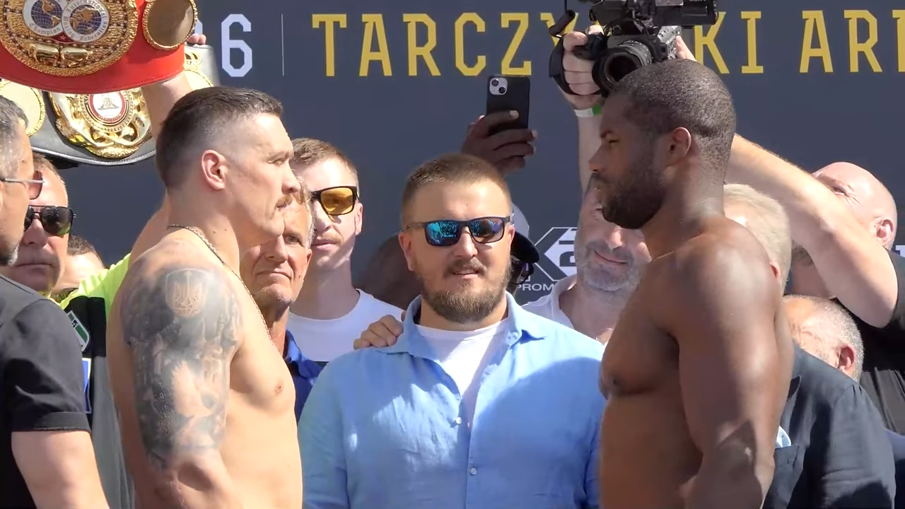 Usyk weighs in 5.6 kg lighter than Duboi...