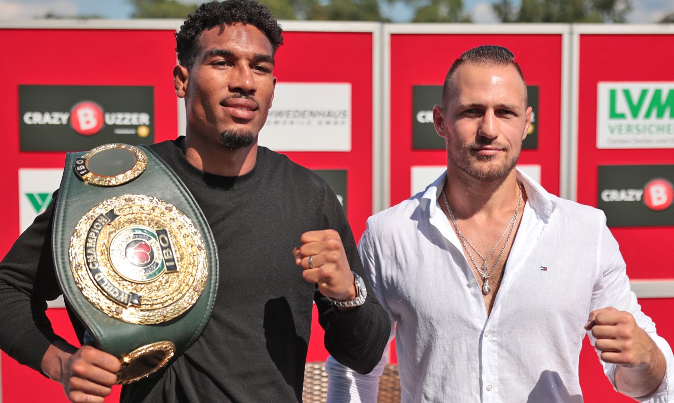 Osleys Iglesias vs Artur Reis for IBO Wo...