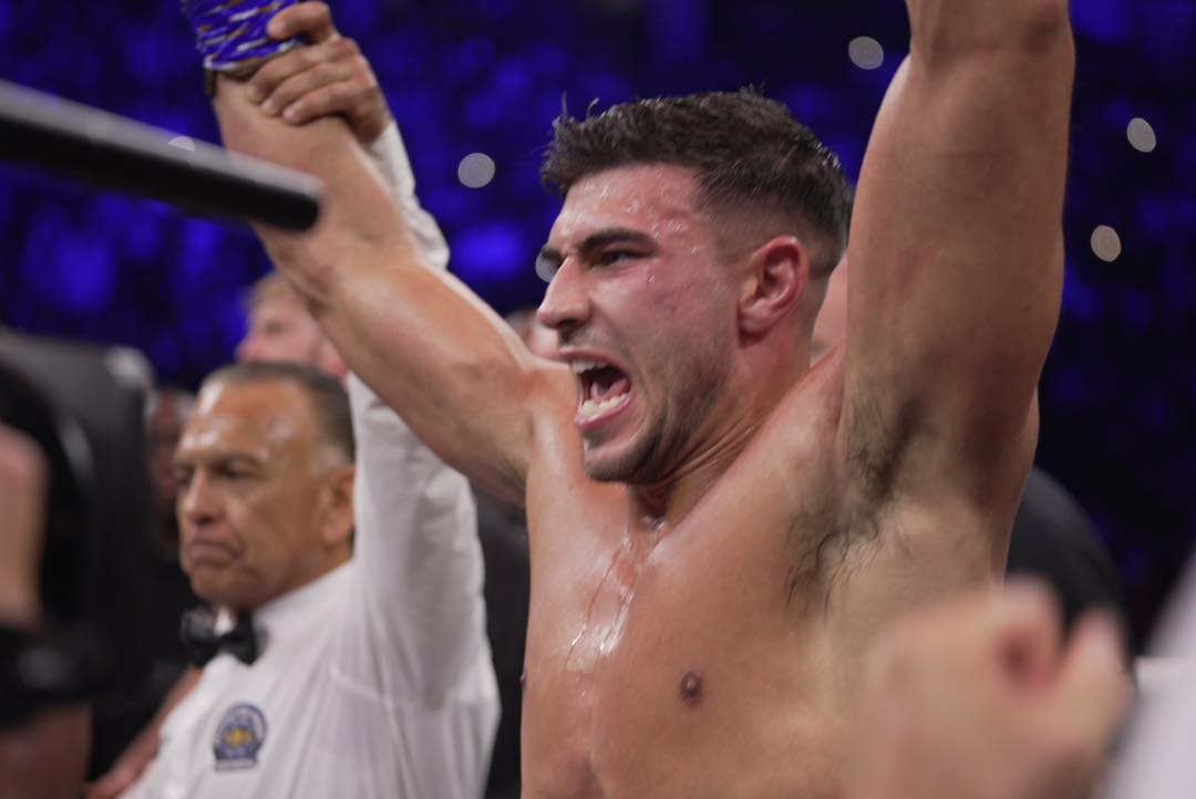 Tommy Fury gets a majority decision win ...