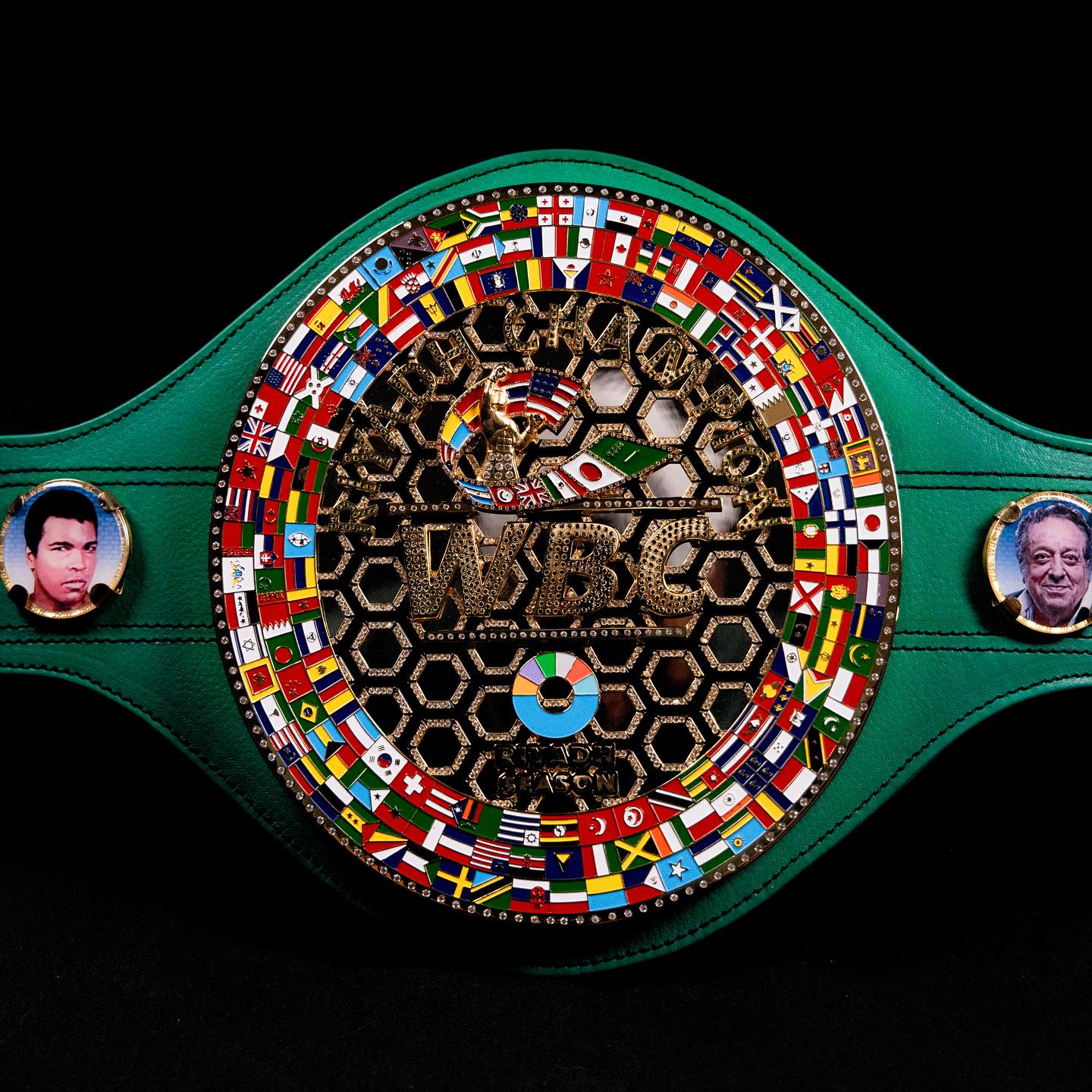 WBC unveil special belt for Fury – Nga...