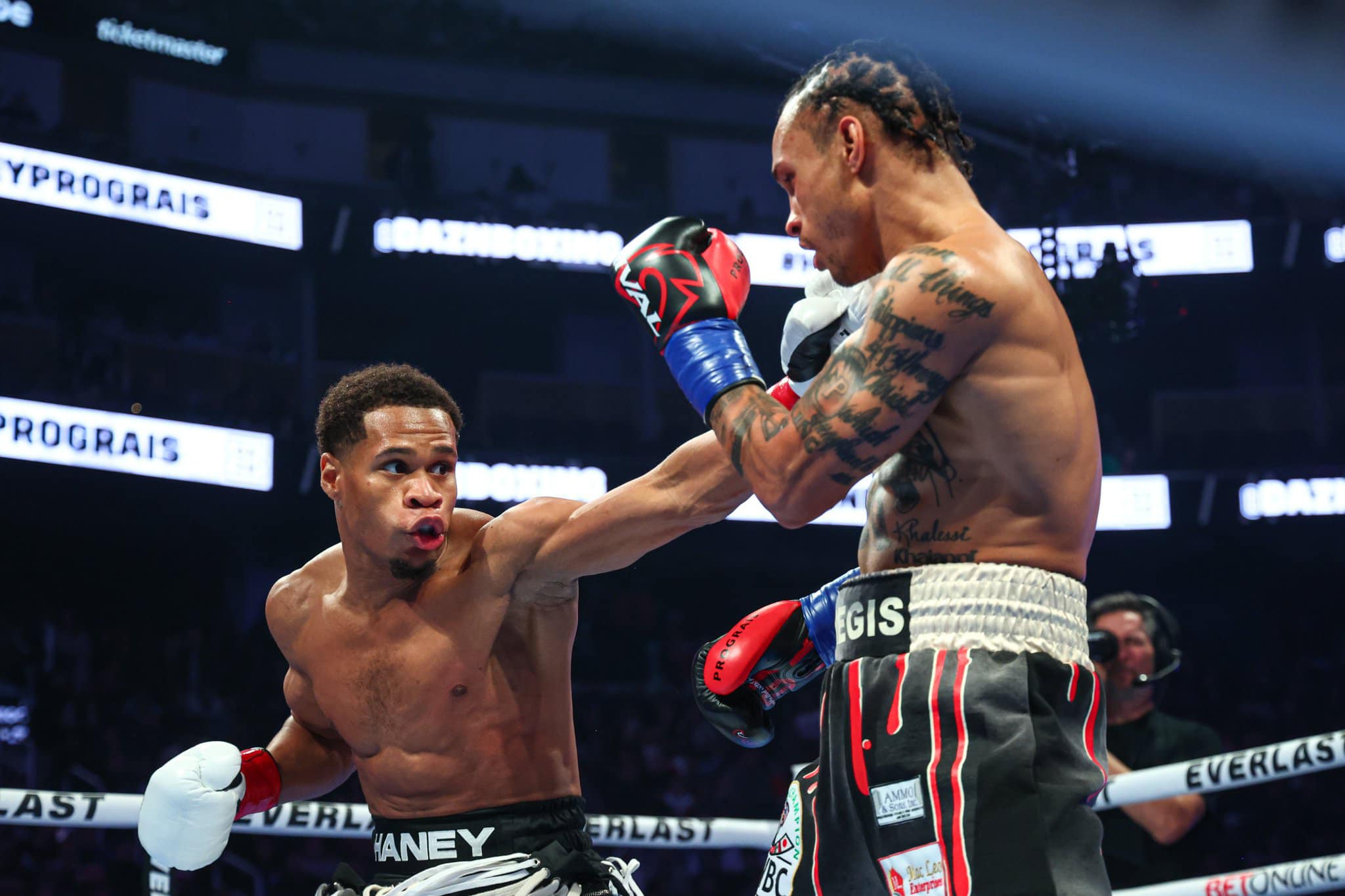 Haney dominates Prograis, becomes two-we...