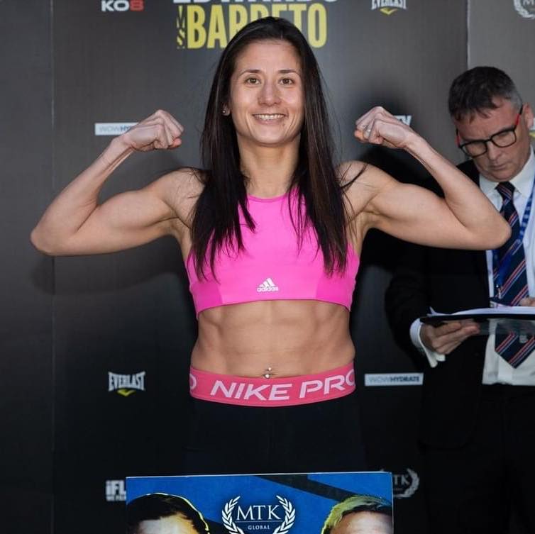 Di Bella signs WBA champion Nina Hughes