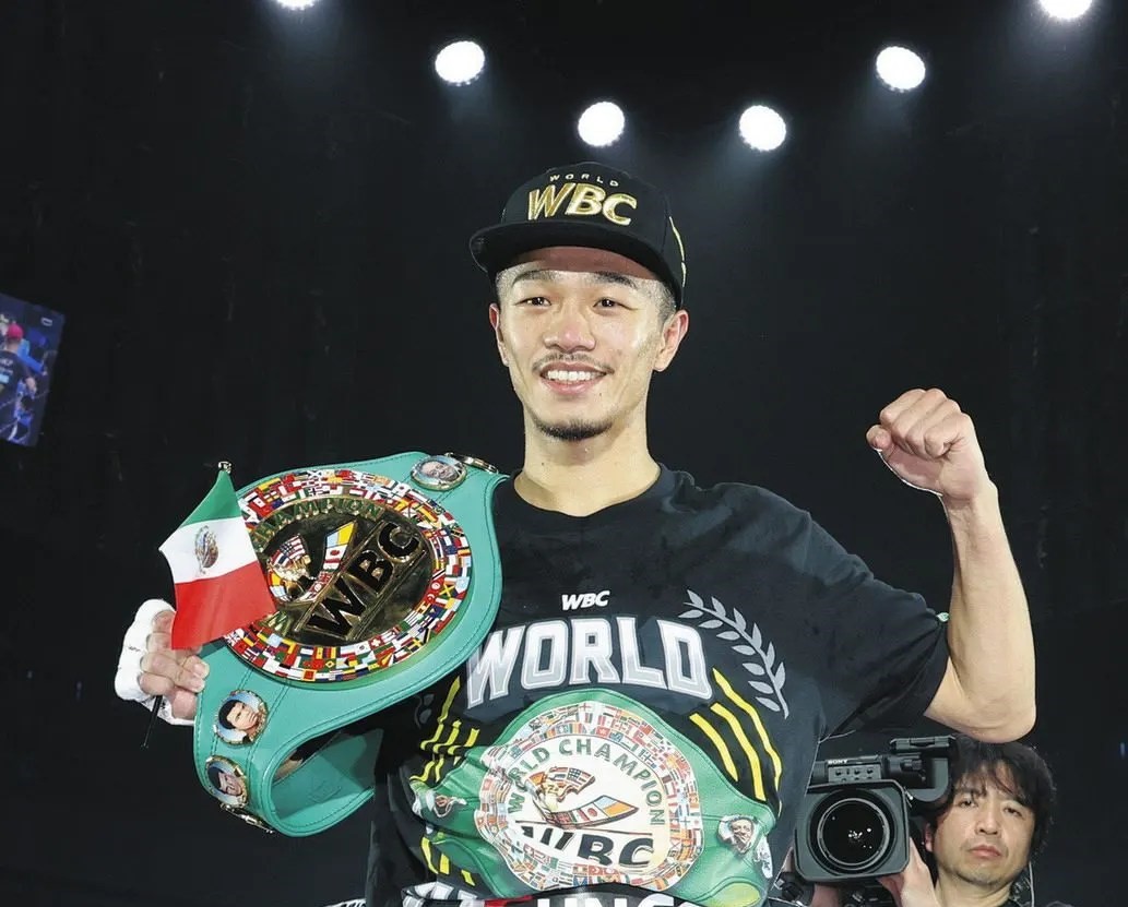 Nakatani stops Santiago in six, becomes three-weight champion