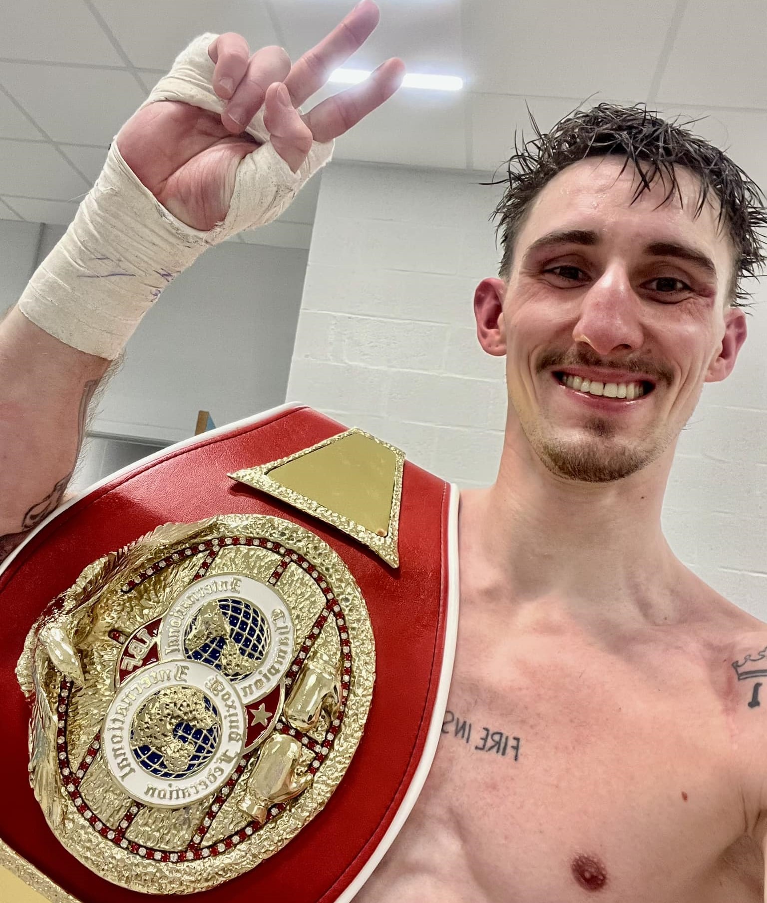 Vanackere wins IBF International title