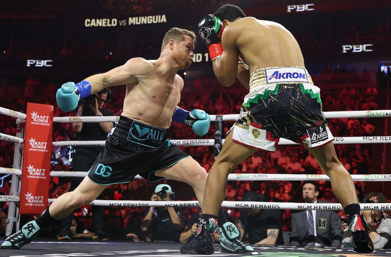 Alvarez drops Munguia, retains undispute...