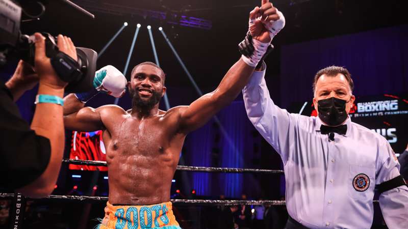 Ennis stops Avanesyan, wants big names next