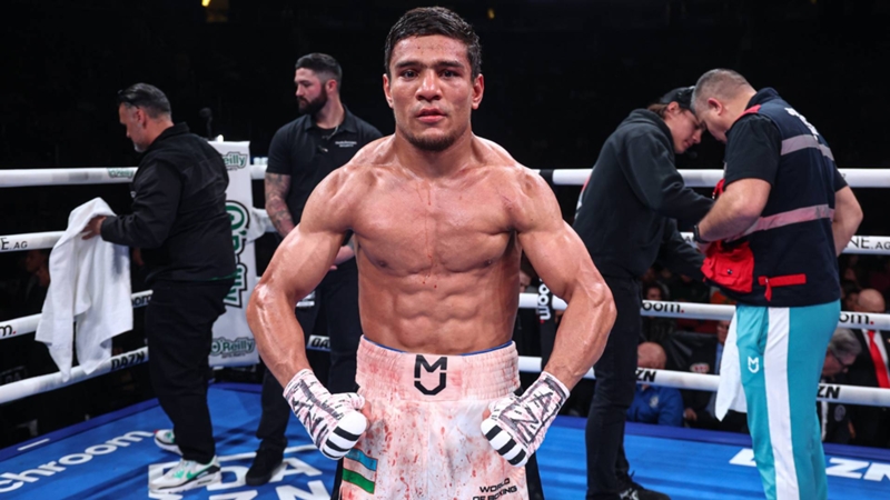 Akhmadaliev defends WBA title, Mosquea n...