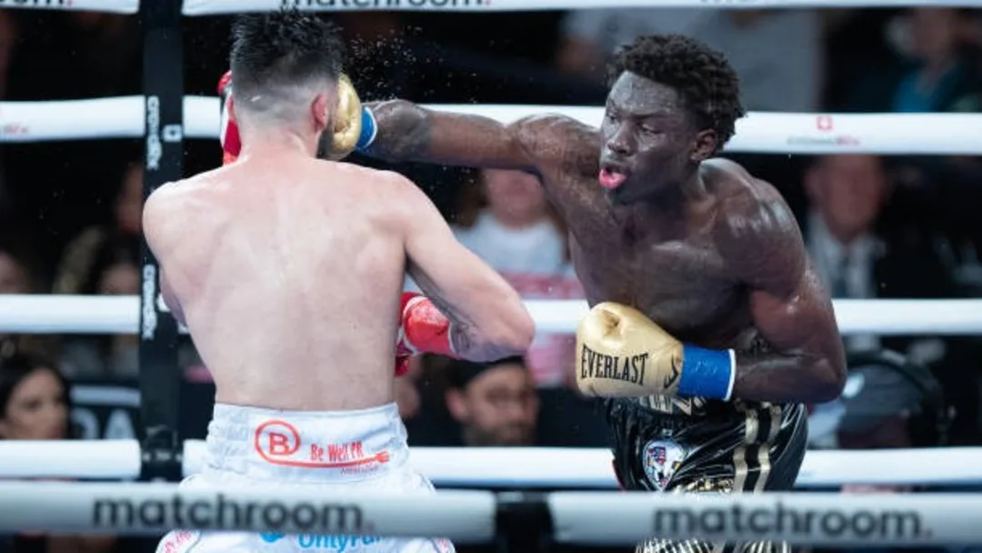 Hitchins dethrones Paro, takes IBF World...