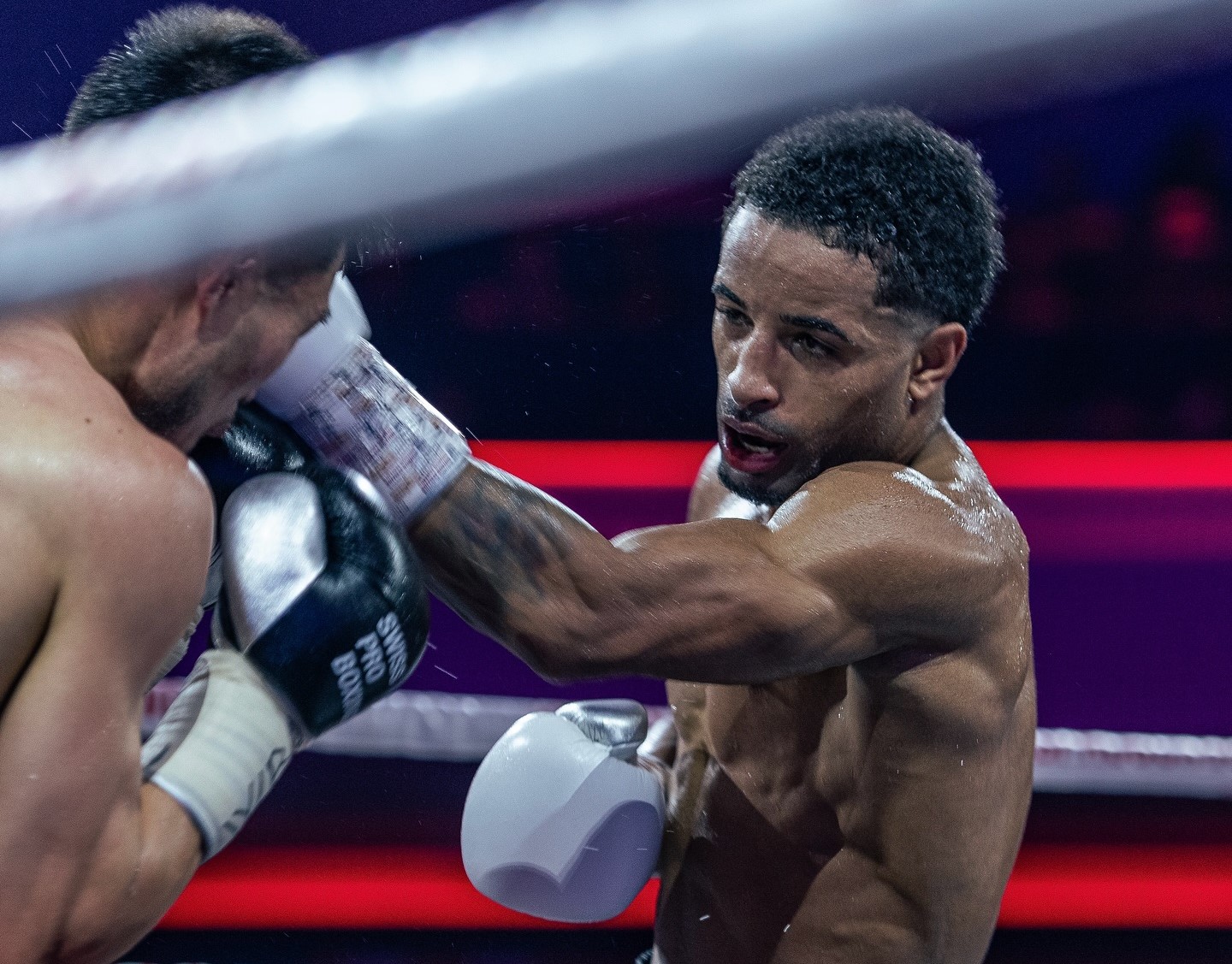 Angelo Pena beats Gisu Lee, defends WBO ...