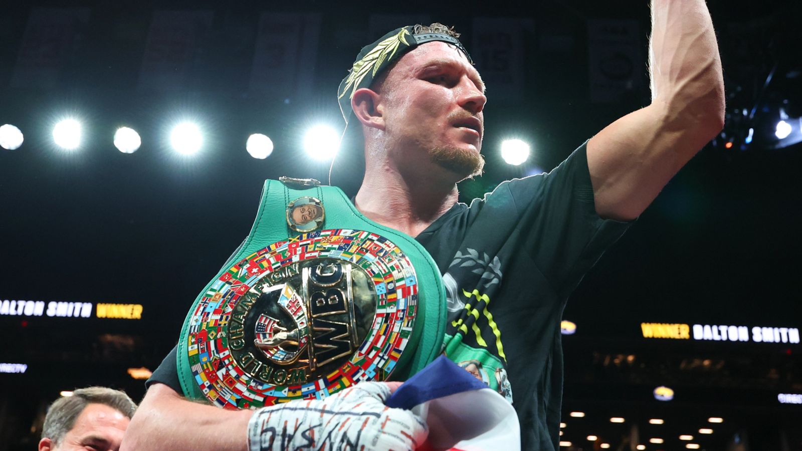 Dalton Smith KOs Matias, wins WBC super-light title